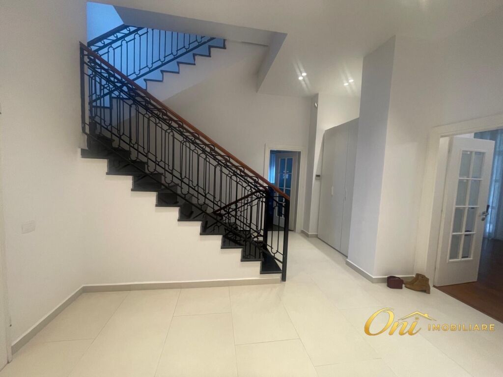 VILLA IN AFFITTO 2 PIANI RESIDENZA LONG HILLS 1