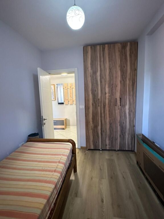 Jepet me Qira Apartament 3+1 - Kopshti Botanik