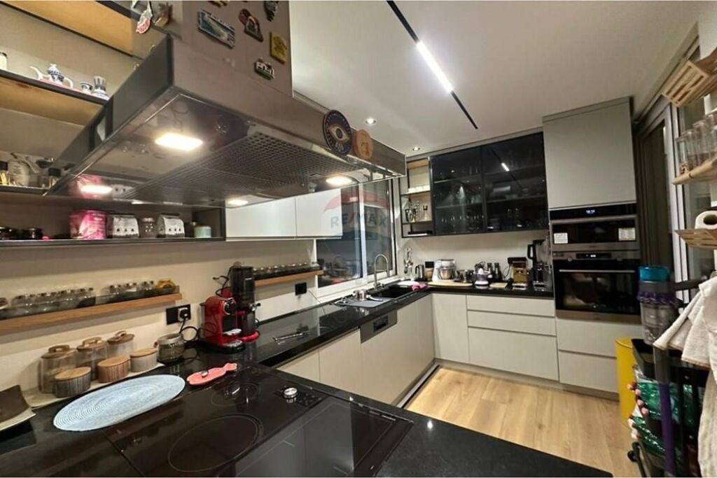 Jepet me qira apartament 2+1+2 te Shallvaret