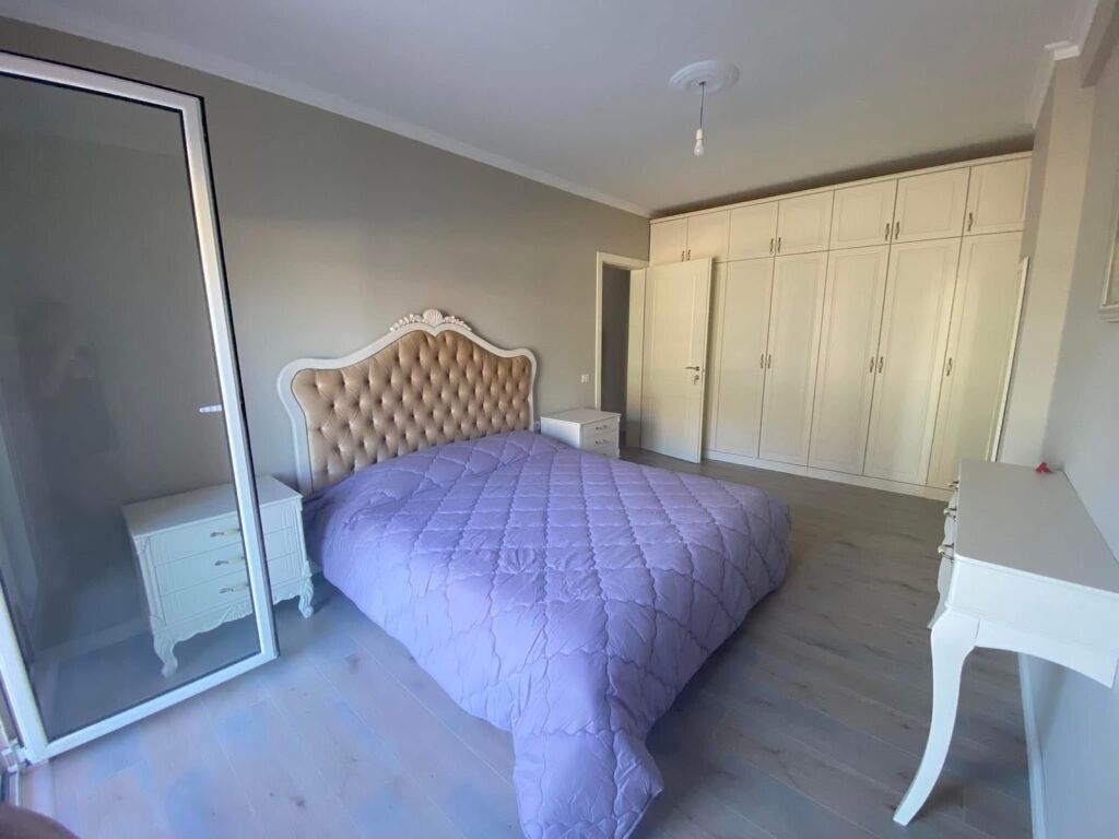 Shitet apartament 2+1+ parkim