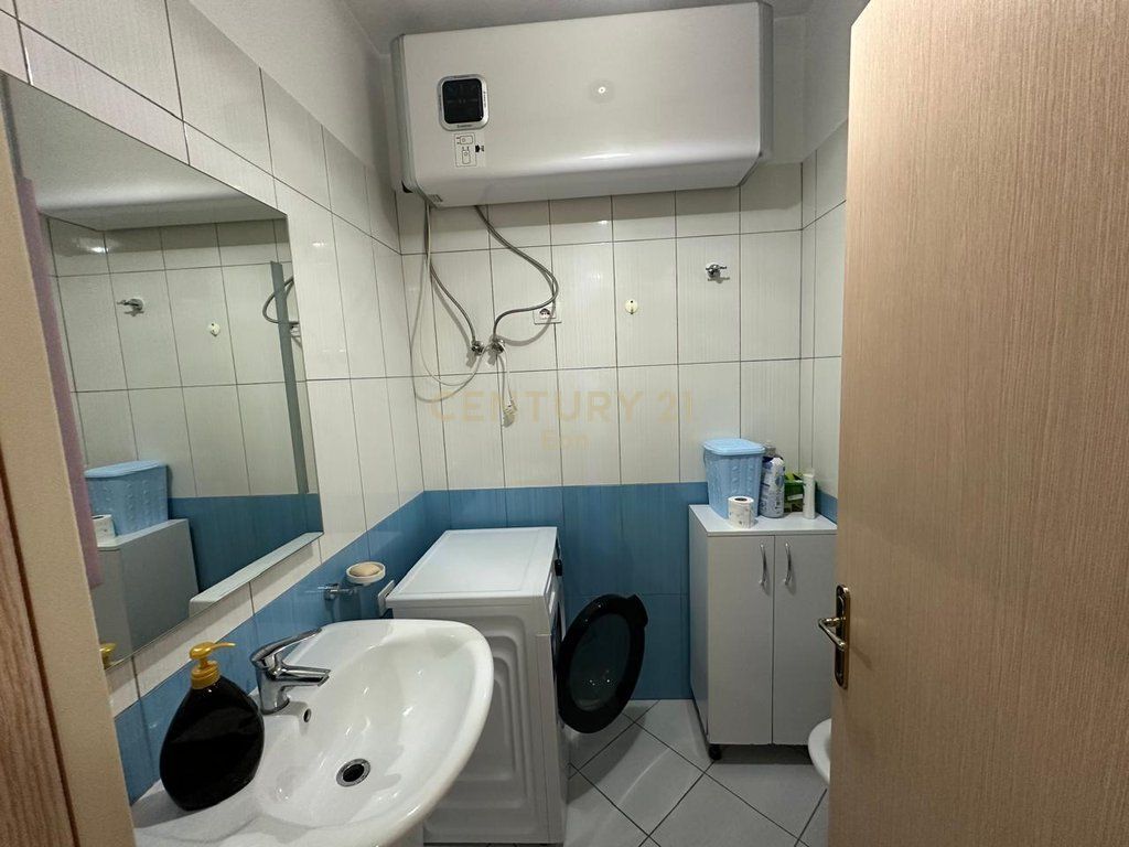 Apartament 2+1+2 për Qira në Qender te Durresit, tek Kazazi!