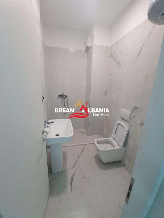 Ufficio in affitto presso Komuna Parisit, Complesso Kika 2 a Tirana (ID 4261600)