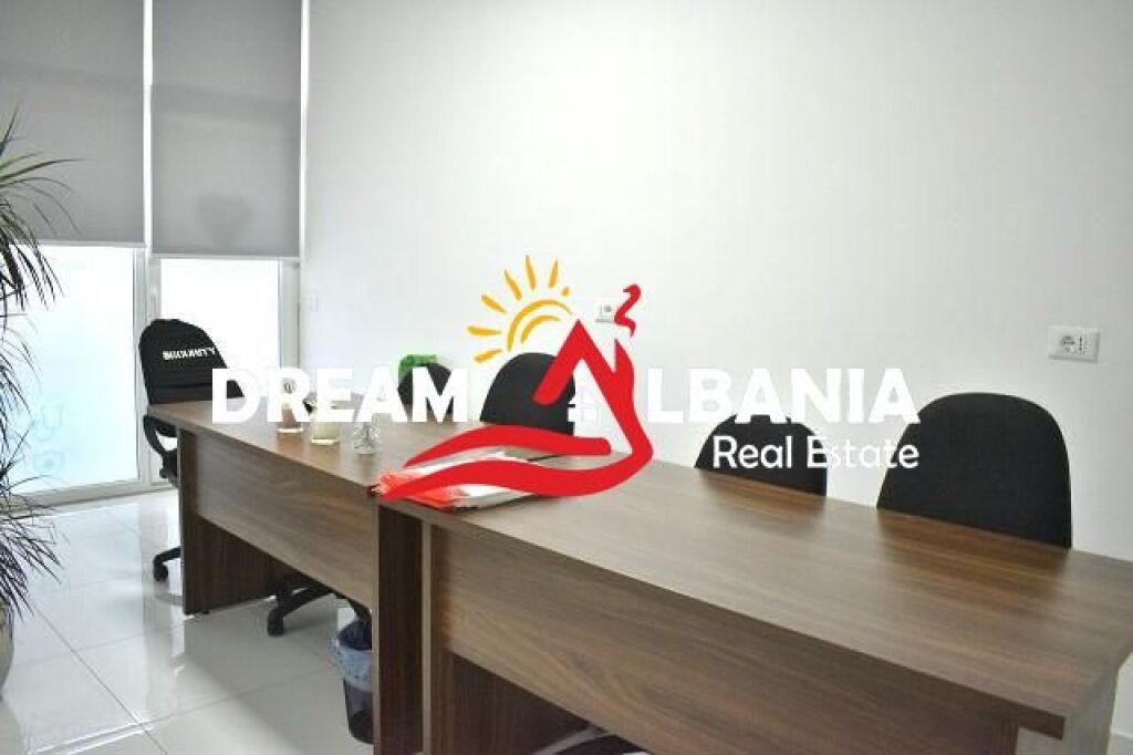 Ufficio in affitto presso Komuna Parisit, Complesso Kika 2 a Tirana (ID 4261600)