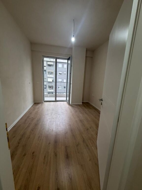 Shesim Apartament 3+1+2 Bega Komune Parisit