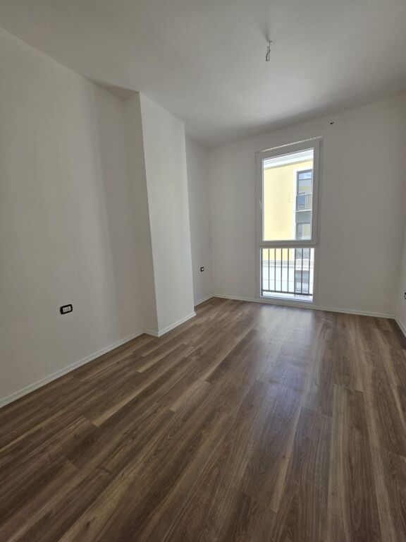 shitet apartament 1+1,1800 euro/m2,sauk i vjeter,kati 2