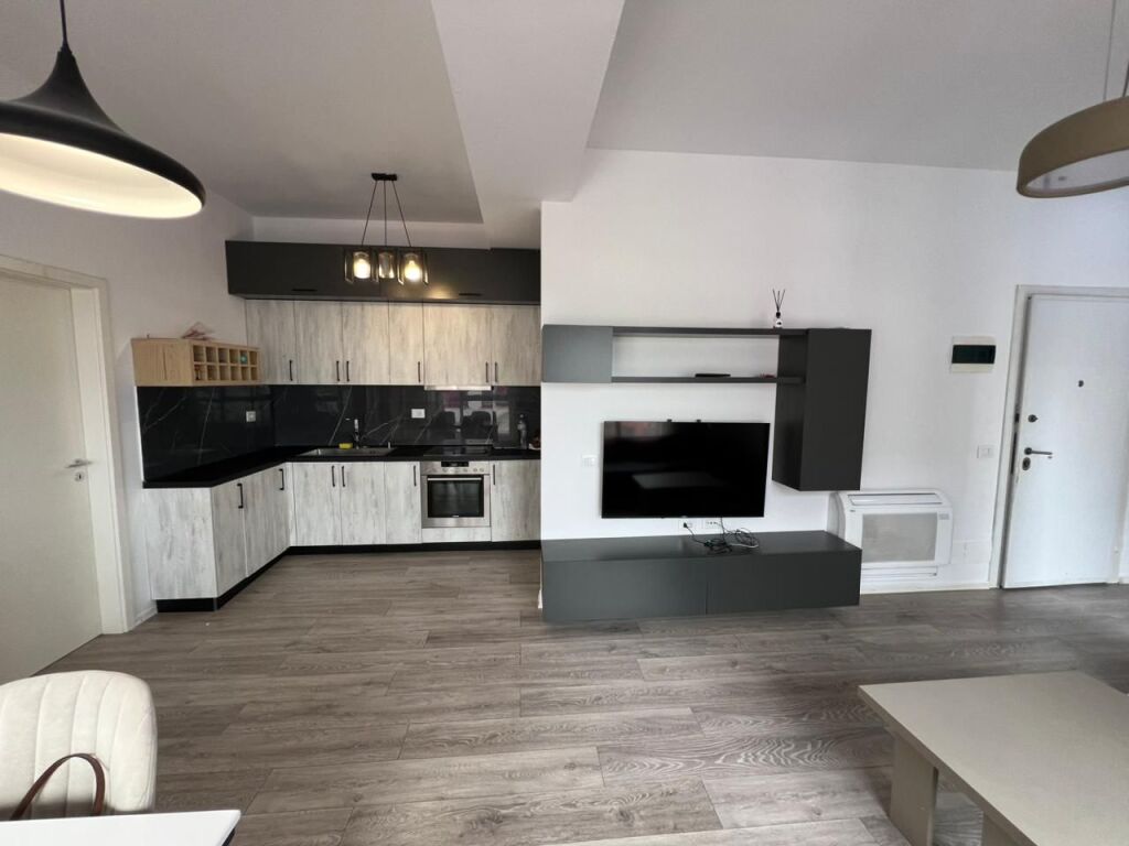 Apartment 2+1 for rent at Kompleksi Mangalem in Ali Demi.