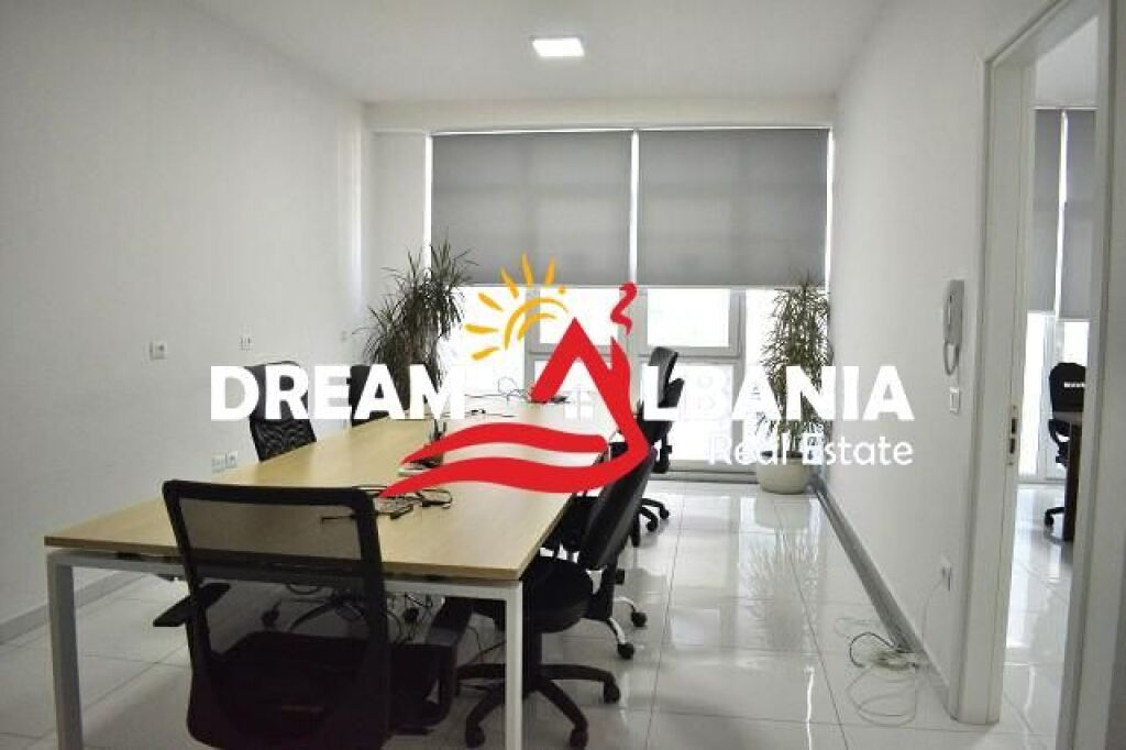 Ufficio in affitto presso Komuna Parisit, Complesso Kika 2 a Tirana (ID 4261600)
