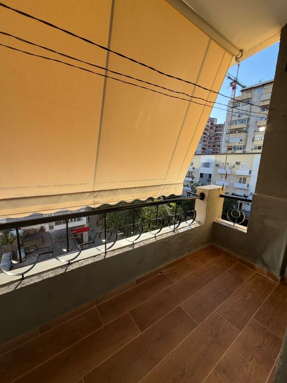Jepet apartament 2+1 me qira  Pazari i Ri ,Qender