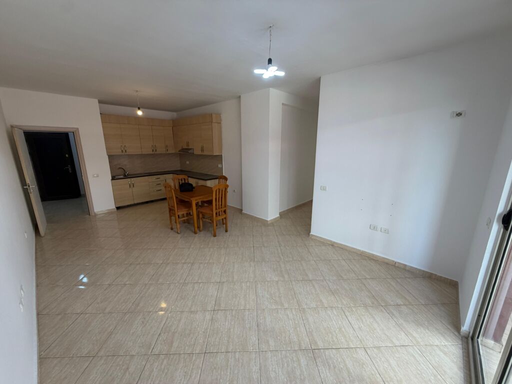 Shitet Apartament 2+1 Yzberisht
