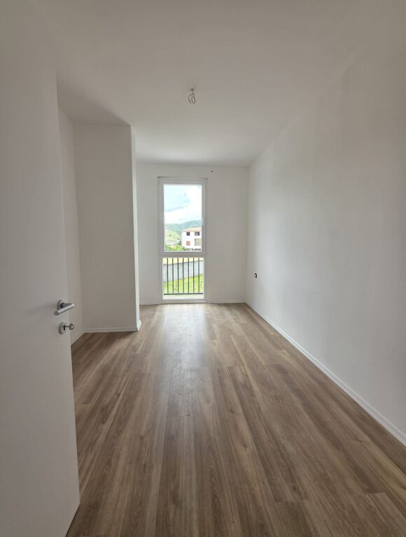 Shitet Apartament 2+1 në Sauk i Vjetër,1800€/m²,kati 2