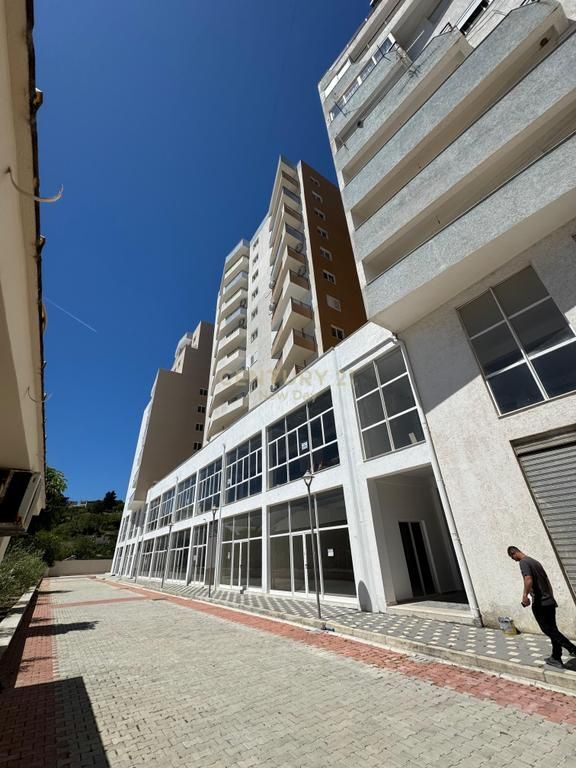 Shitet Apartament 1+1 në Spitalle – Pallat i Ri me Ashensor ! 60.000 Euro