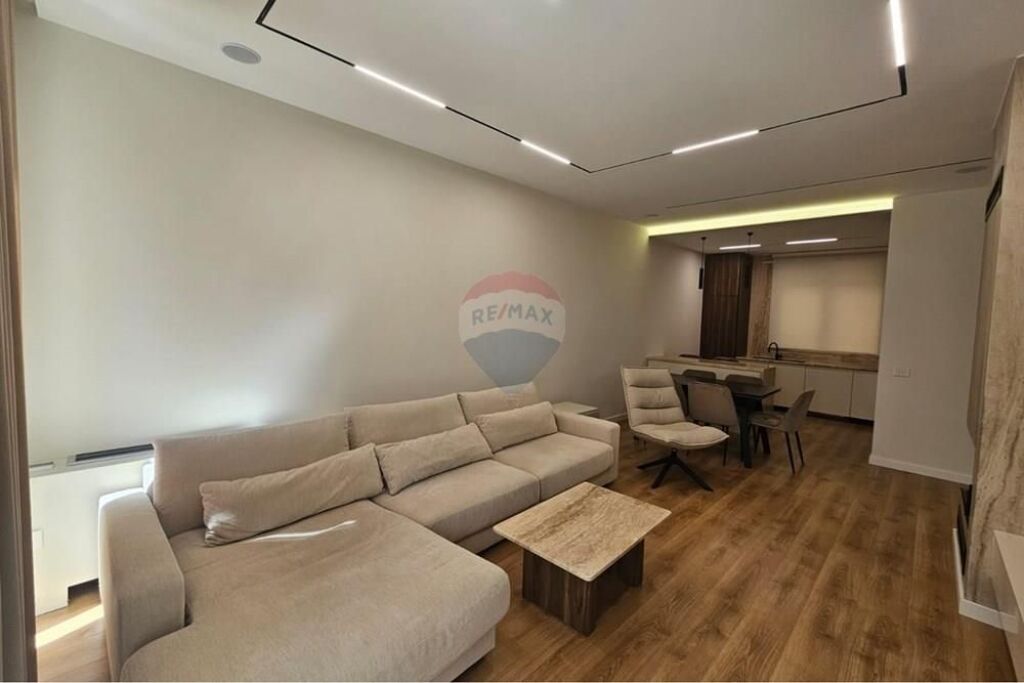 Apartament 2+1 per qira tek Liqeni i Thate!