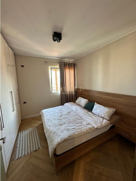 Kompleksi Grand, Tregu Elektrik - Shitet 1+1 59m2 + 10m2 Verande