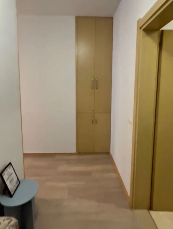 Shitet apartament 3+1+2 tek Hipoteka!