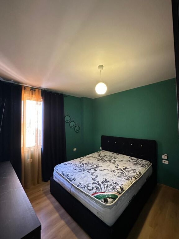 Jepet me Qira Apartament 3+1 - Kopshti Botanik