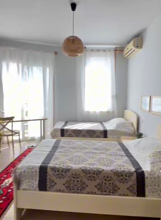 Shitet apartament 3+1+2 tek Hipoteka!