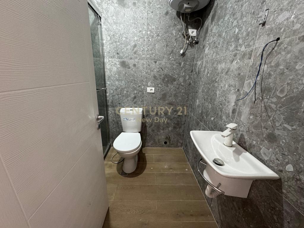 Shitet Apartament 1+1 në Spitalle – Pallat i Ri me Ashensor ! 60.000 Euro