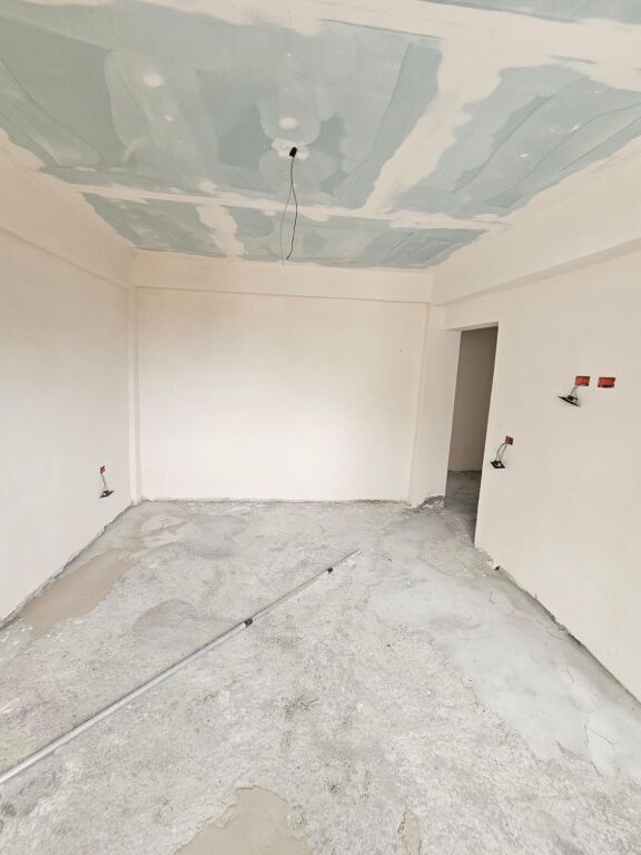 🏡 SHITET APARTAMENT 2+1 PALLAT EGZISTUES, PRANE BLU STAR , DURRES