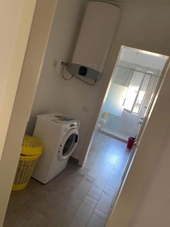 Shitet apartament 2+1+ parkim
