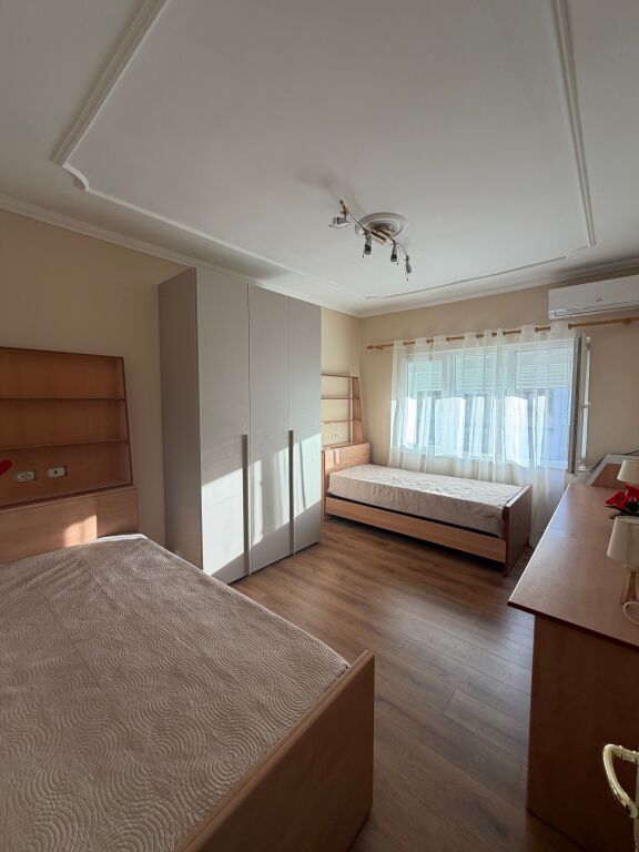 Jepet apartament 2+1 me qira  Pazari i Ri ,Qender