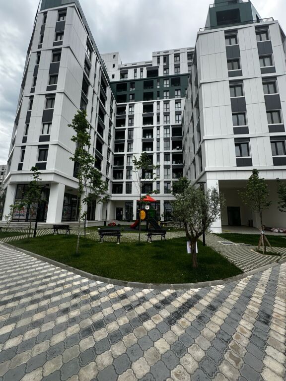 NEGOZIO IN AFFITTO 100M2 COMUNE DI PARIGI