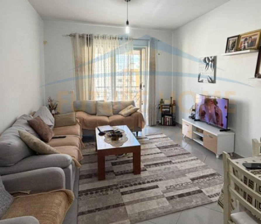 In vendita, appartamento 2+1+2, Unaza e Re, Tirana.
