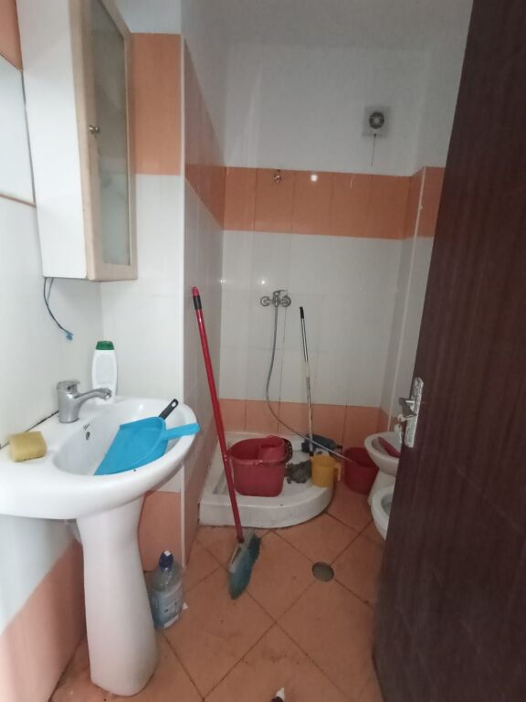 Shitet Apartment 1+1 Shkembi kavajes