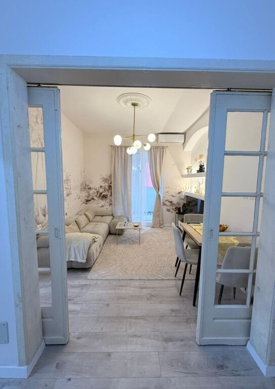 APARTAMENT 2+1 per SHITJE tek  Pallatet agimi