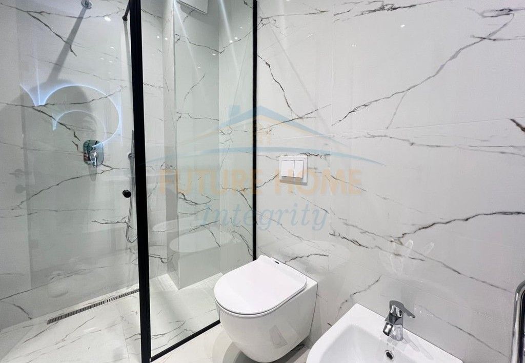 Shitet, Apartament 2+1, Golden Tower Residence, Tiranë.