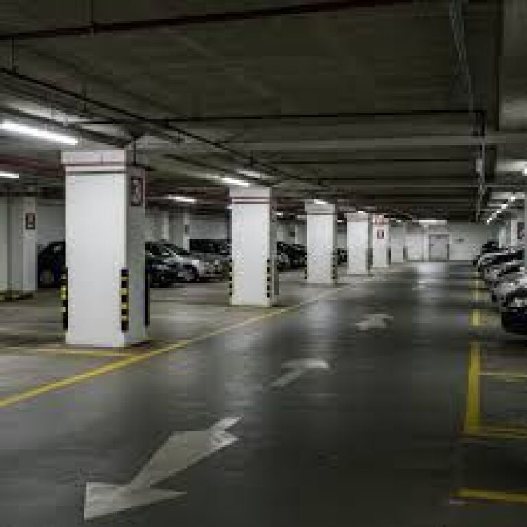 Shiten 3 Poste Parkimi ne Astir, tek Xhamero