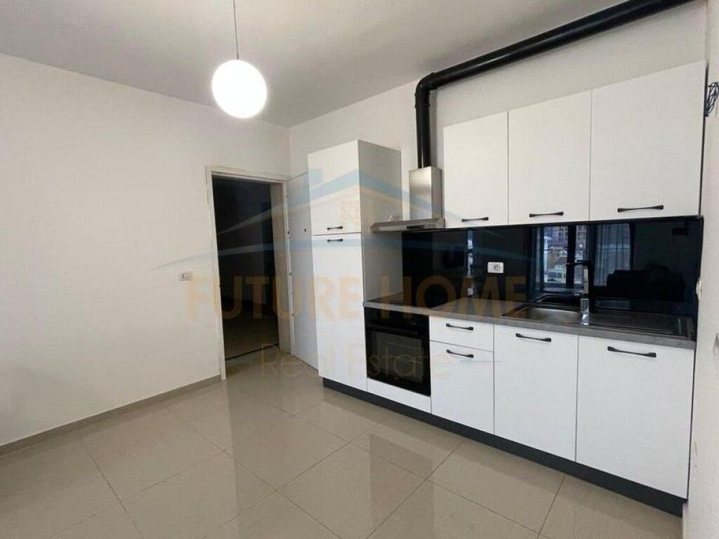 Shitet, Apartament 2+1, "Residenca Alba", 21 Dhjetori.
