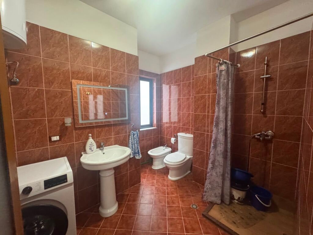 SHITET APARTAMENT 2+1 YZBERISHT , PRANE NELA 6