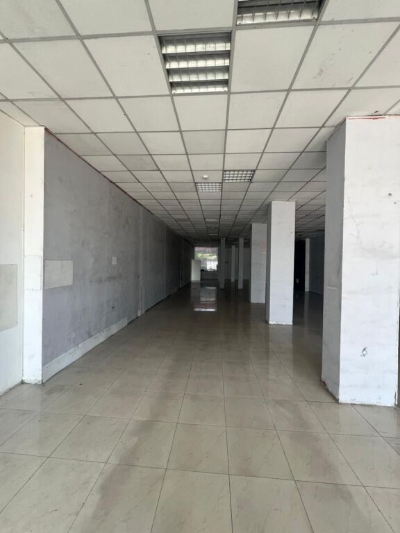 LOCALE COMMERCIALE IN AFFITTO 400M2 MISTO MAME