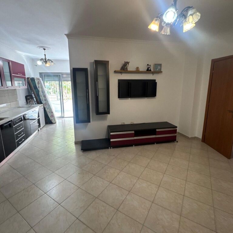 🏡✨ Shitet Apartament 2+1 – Dy Palmat ✨🏡