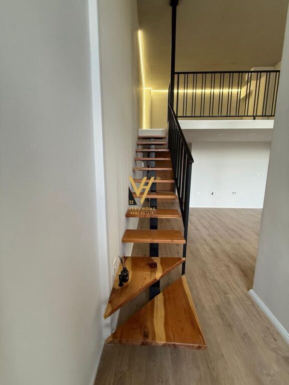 UFFICIO 60 M2 DUPLEX IN AFFITTO A GOLDEN PARK 3, 450 EURO