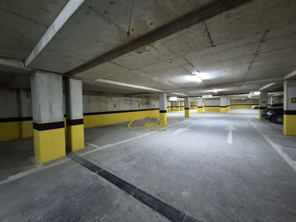 SHITEN 4 POSTE PARKIMI 81 M2 XHAMLLIKU 100.000 EURO