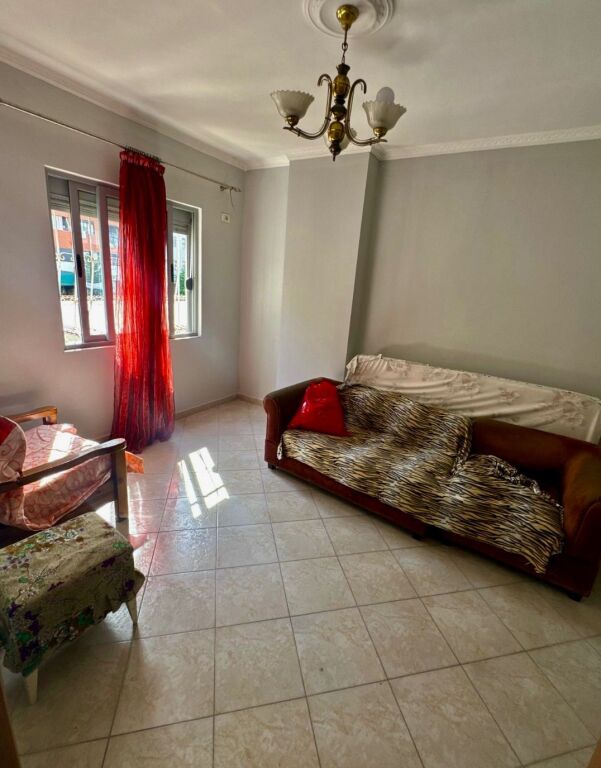 Shitet Apartament 2+1 në Astir, te Dy Palmat