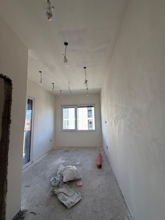 🏘️Shitet Apartament 1+1 📍Rezidenca Henke, perballe Spitalit Amerikan 3🏢Kati i 7 banim 💶Çmimi: 105.000€