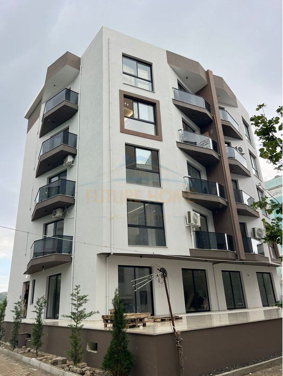 Shitet, Apartament 1+1, Mali i Robit, Golem