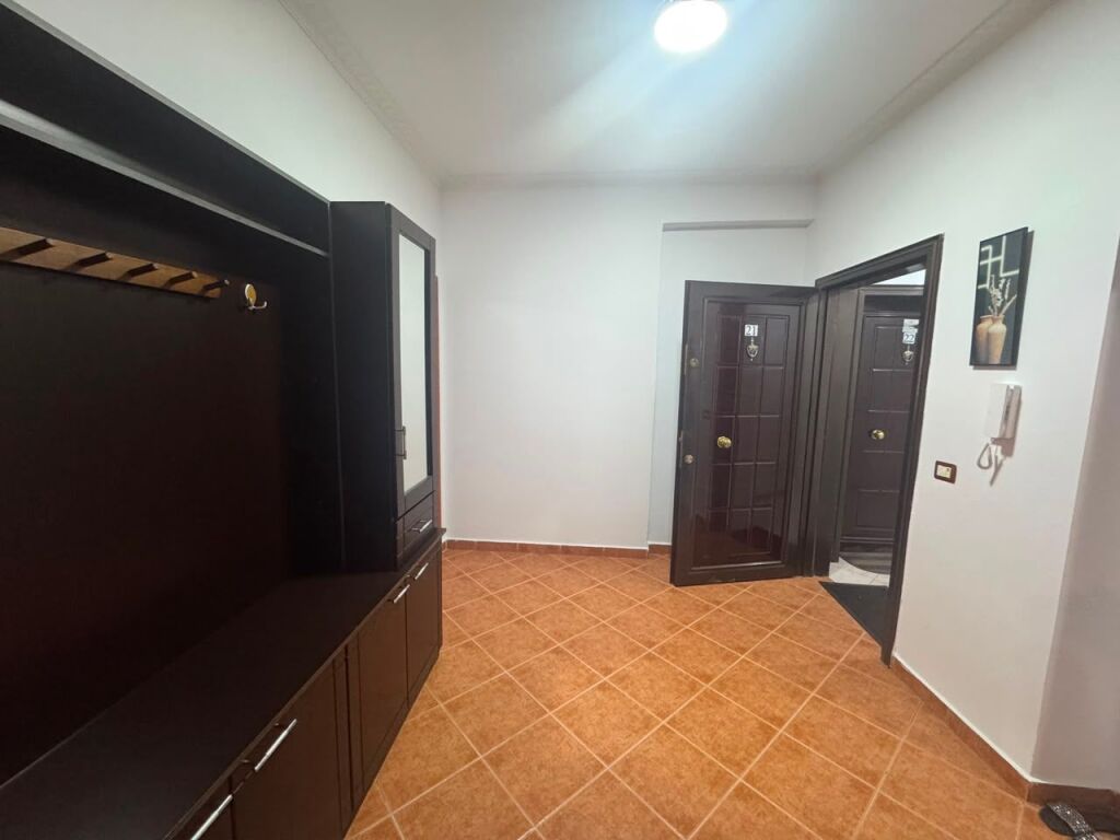 SHITET APARTAMENT 2+1 YZBERISHT , PRANE NELA 6