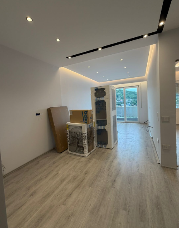 🏡 Shitet Apartament 1+1 i Mobiluar tek Golden Park