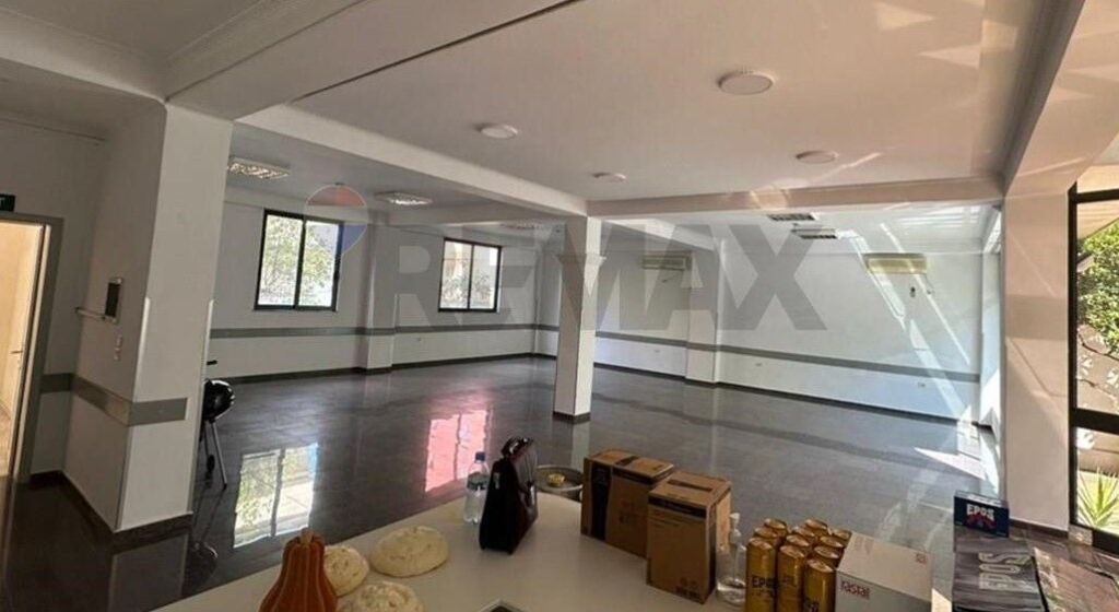 Locale Commerciale in Affitto a Xhamllik  ID: 530281030-1000