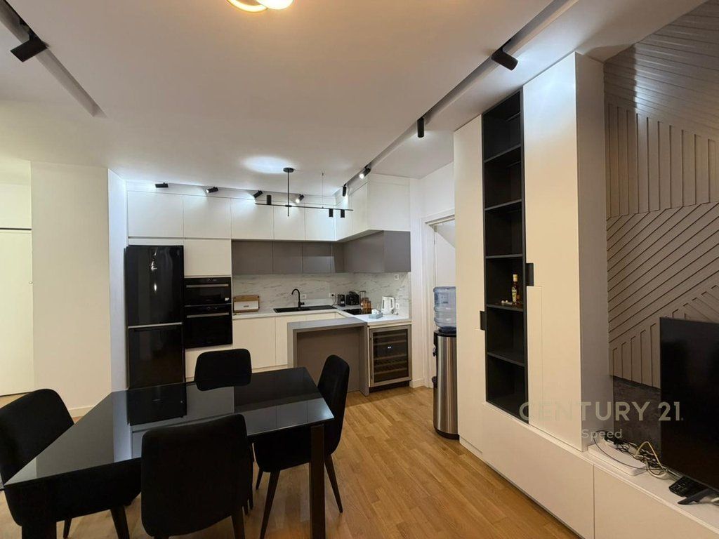 Affittasi appartamento 2+1+2+ posto auto presso "Quartum Residence"!! 1.250 € /Mese