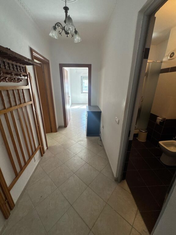 Shitet apartament 2+1 në Astir, te Dy Palmat