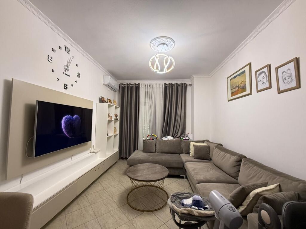 Apartament 1+1 Ne Shitje Prane Pallateve Çabej ,Yzberisht