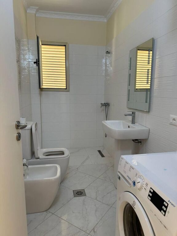 Appartamento con vista mare in affitto a lungo termine Lungomare Vlore