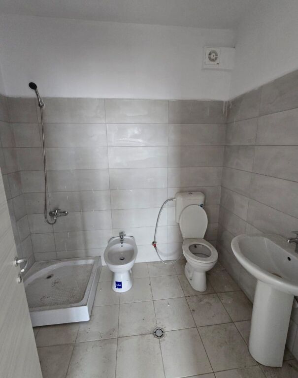 📌APARTAMENT 2+1+2 ME SUPER VERANDË TEK KOMPLEKSI FRATARI