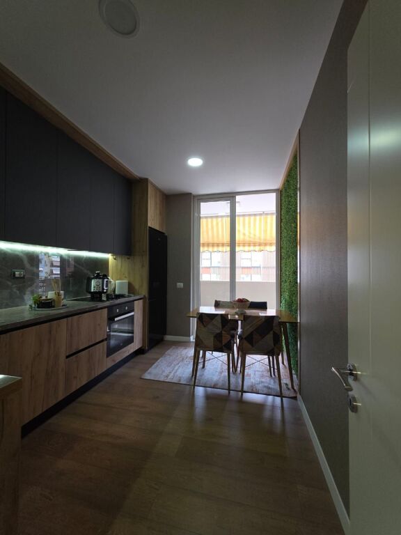 Shitet Apartament 2+1+2 tek Kompleksi Panorama – pranë Hotel Prestige &amp; Hipotekës së Tiranës