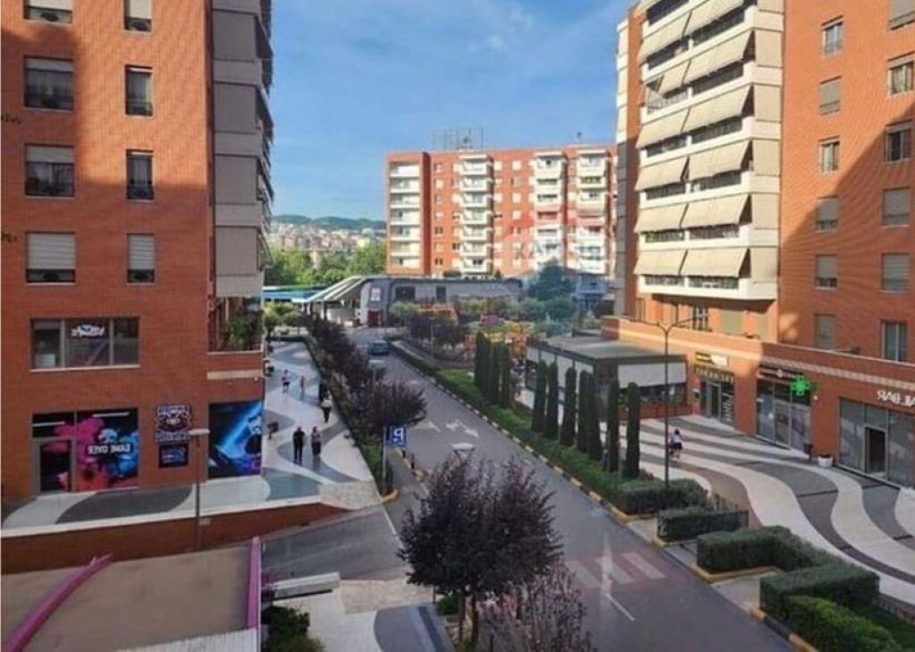 Dyqan - Për Shitje - Kompleksi Delijorgji ID: 530361001-2040