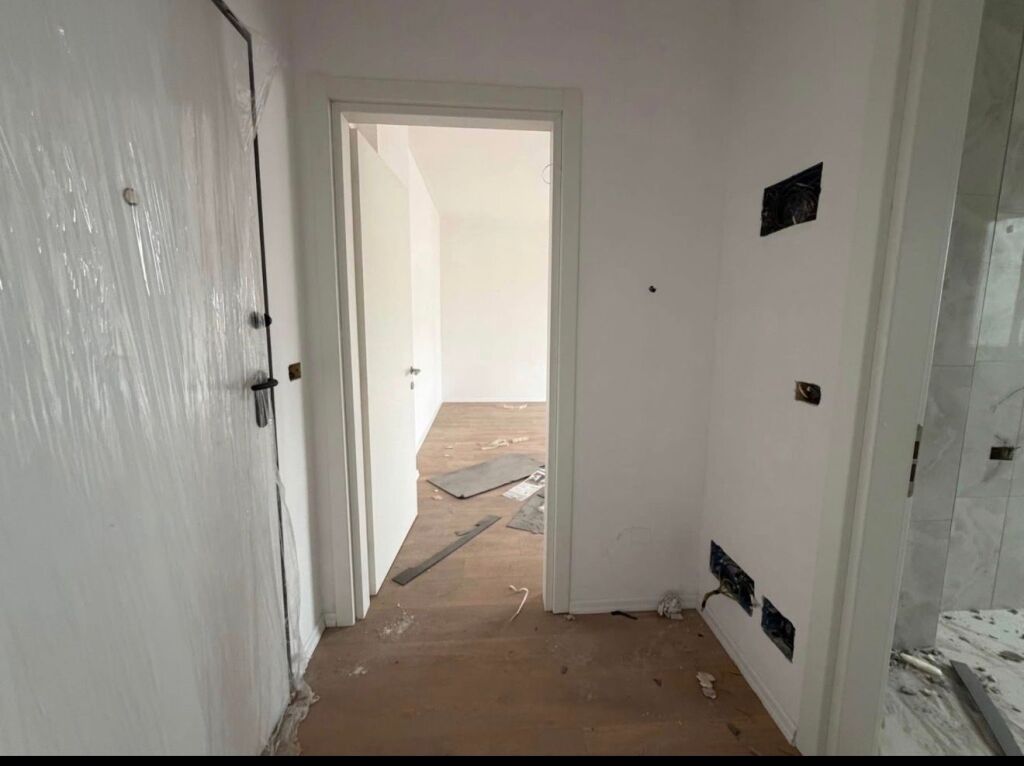 Shitet Apartament 1+1 me Hipotekë ,Paskuqan